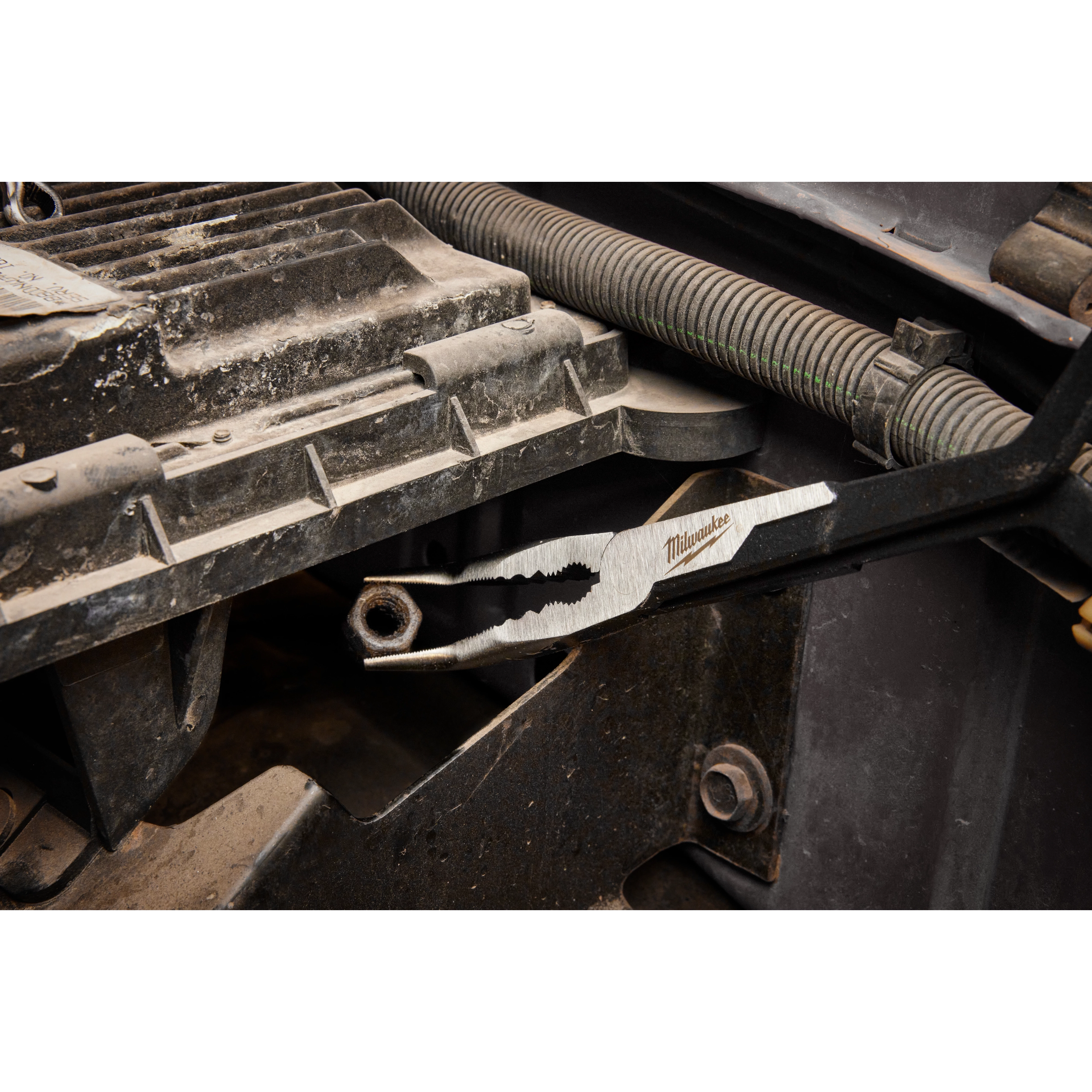 Milwaukee Tool 48-22-6540 Long Reach Pliers - Jaw Detail
