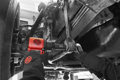 Clé à chocs pneumatique Chicago Pneumatic 7749 ½ po Outil pneumatique avec mécanisme à double marteau. Clés à chocs