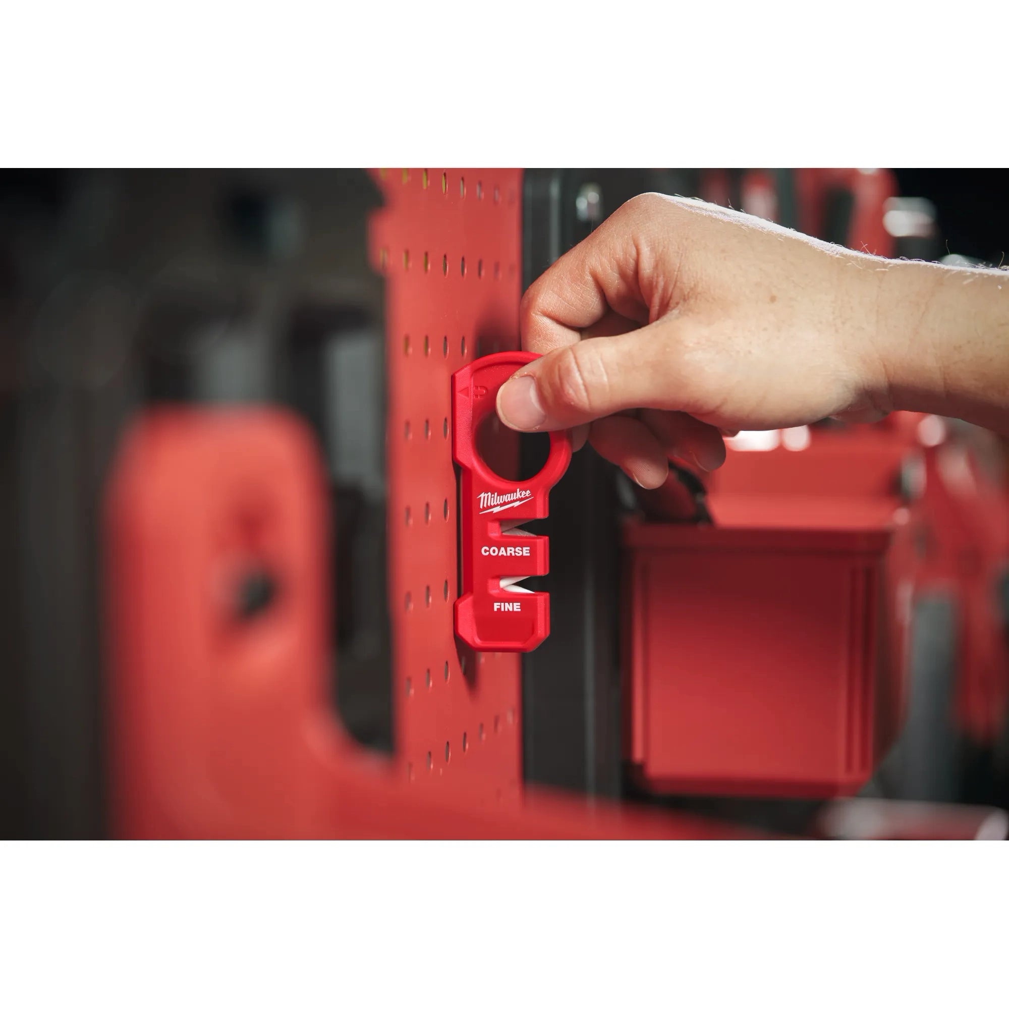 Milwaukee Tool 48-22-1590 Compact Knife Sharpener magnetic base detail
