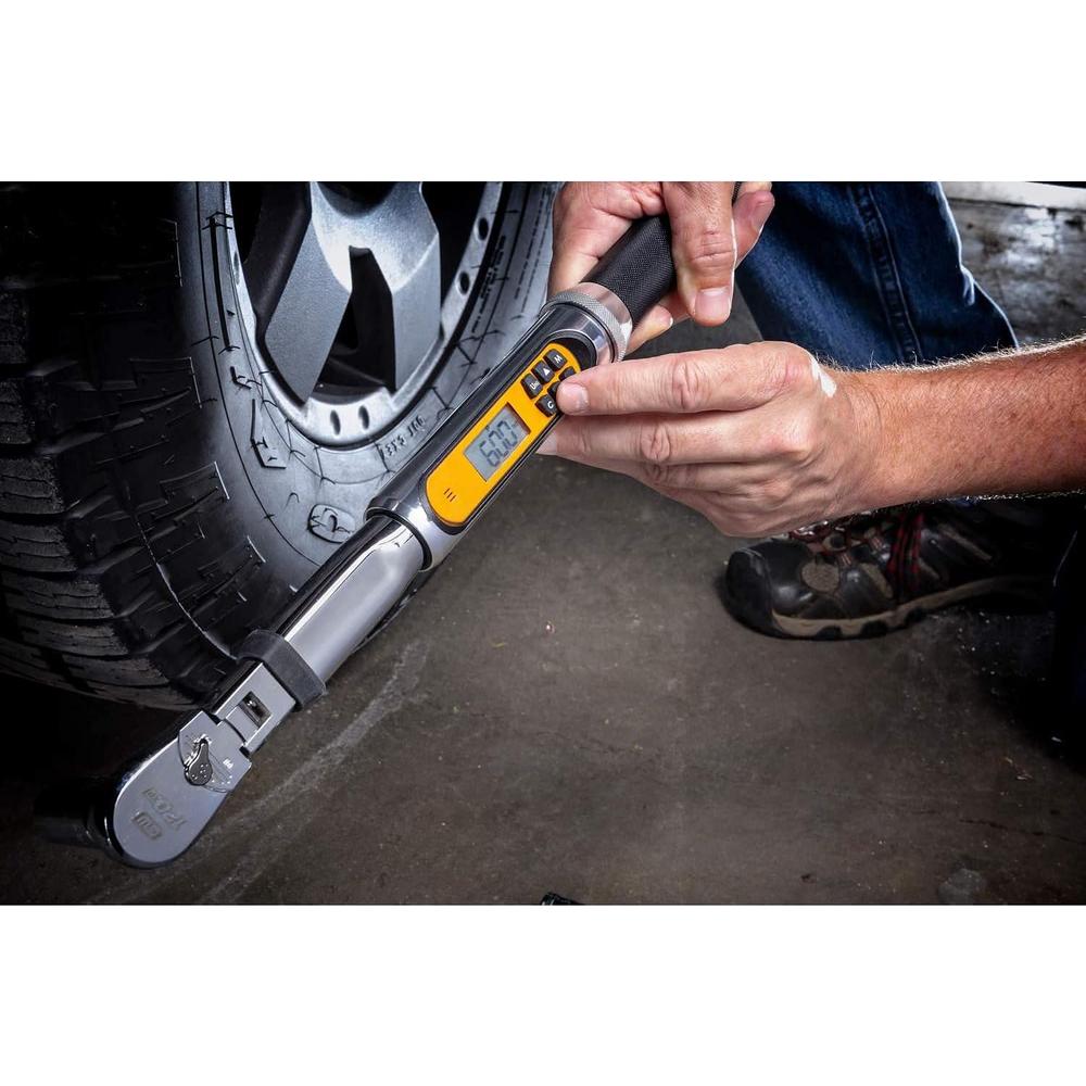 GearWrench 85195 Clé dynamométrique électronique à tête flexible 120XP à entraînement 3/8" avec angle, 0-100 FT-LB, 15,87" de long, comprend un étui moulé