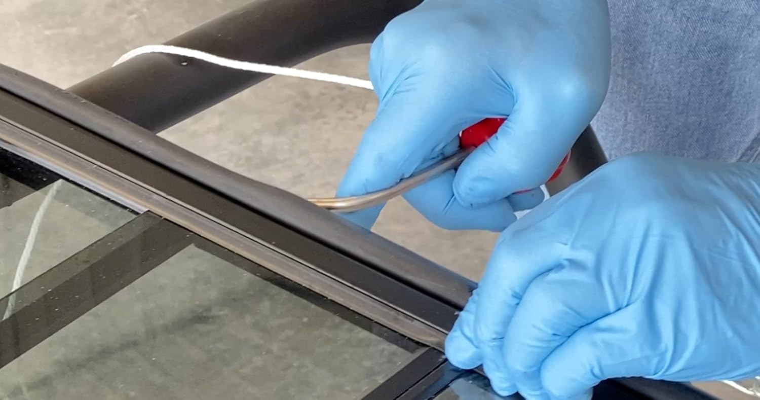 Lisle 83660 OUTIL D'INSERTION DE CORDE POUR JOINT DE PARE-BRISE, LIVRÉ AVEC 20 PI. CORDE EN NYLON X 1/8"