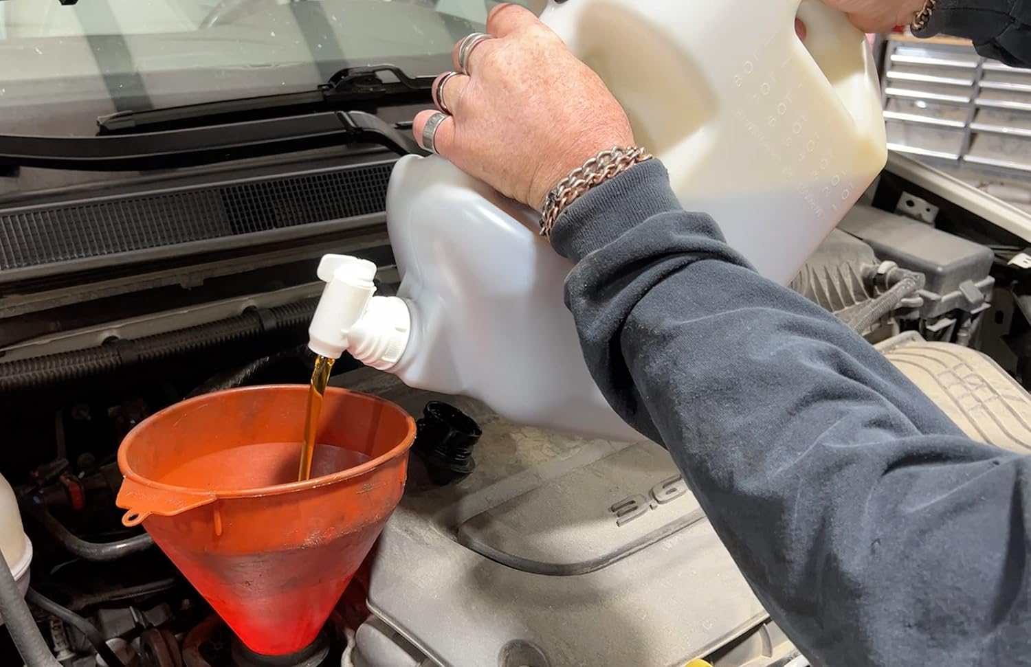 Lisle 19602 8 QT. LOW PROFILE OIL DISPENSER