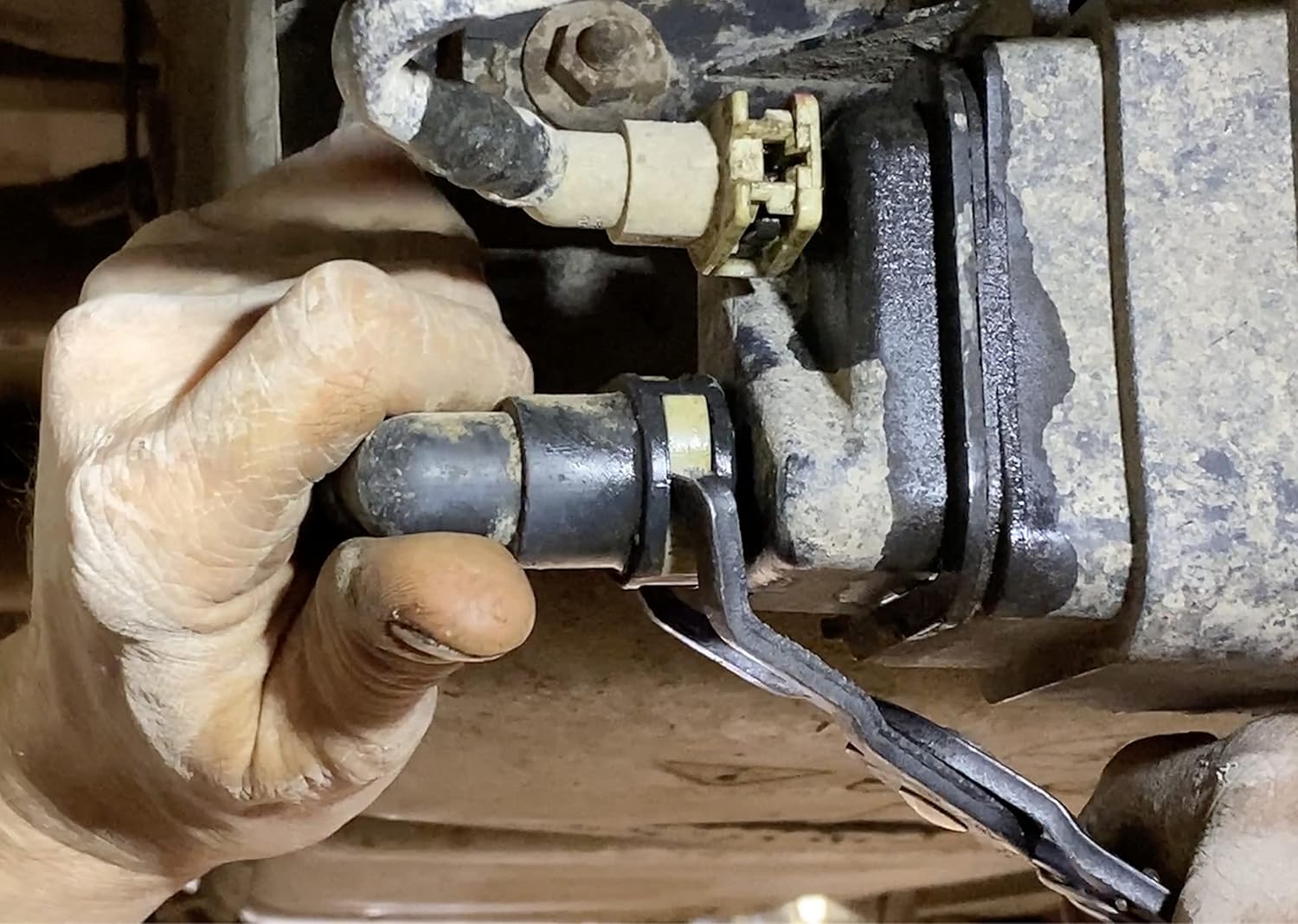 Lisle 37140 45 DEGREE DISCONNECT PLIERS FOR FUEL LINES, EVAP LINE FITTINGS AND DEF FITTINGS