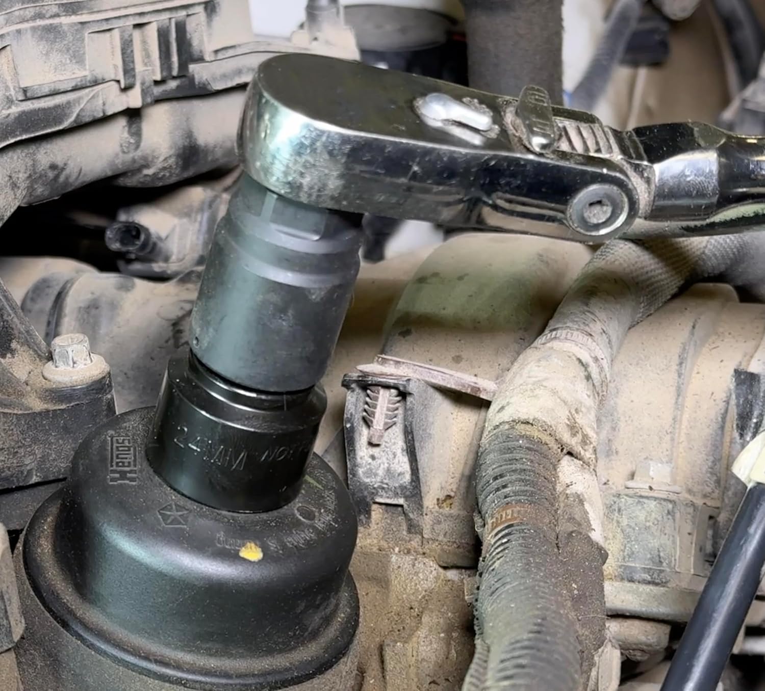 Lisle 61860 3/8" Drive 25 Nm Torque Adapter for Plastic and Aluminum Oil Filter Canisters & Filters, Manual Use