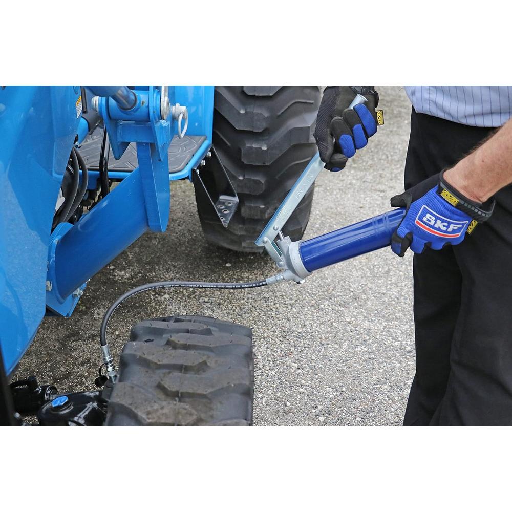 Lincoln 1147 Heavy Duty Lever-Action Manual Grease Gun with 18-inch Whip Hose and Dual Lip Follower to Prevent Grease Bypass