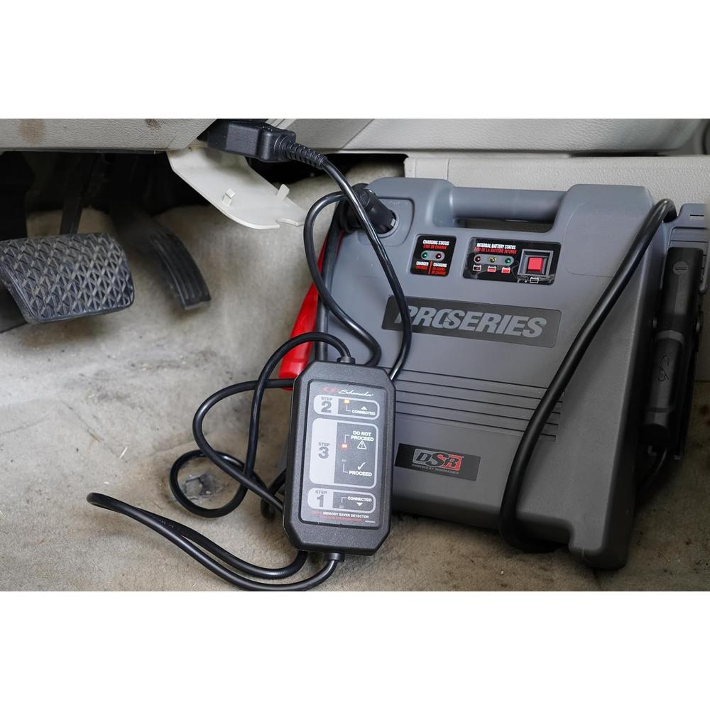 Schumacher Electric OBD-L ON-BOARD DIAGNOSTICS OBDII MEMORY SAVER DETECTOR