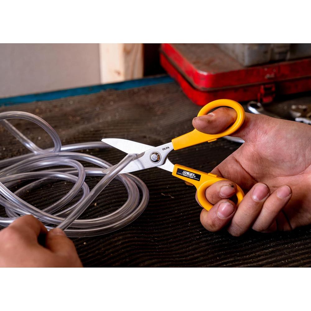 Ciseaux en acier inoxydable à bord dentelé Olfa SCS-1 5"