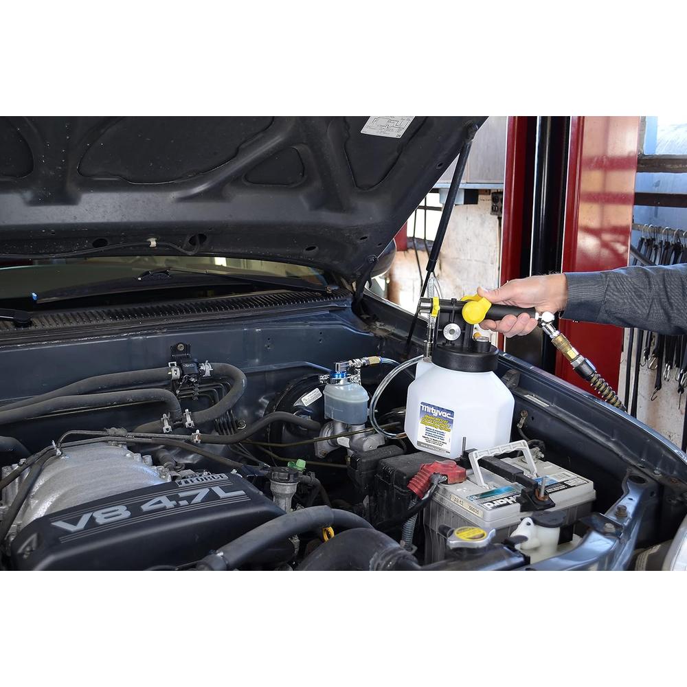 Mityvac MV7135 PREMIUM VACUUM BRAKE & CLUTCH BLEEDER KIT WITH 2.5L RESERVOIR