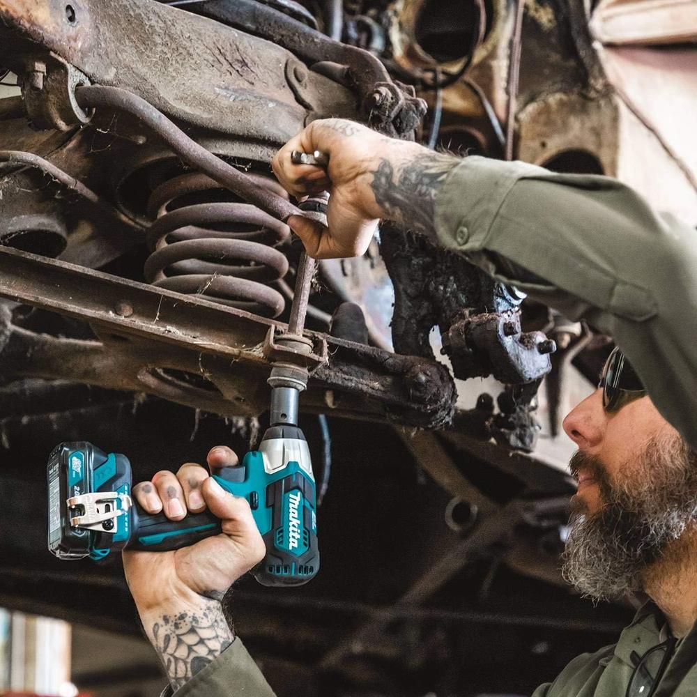 Makita WT05R1 12V max CXT Lithium-Ion Brushless Cordless 3/8" Sq. Drive Impact Wrench Kit (2.0Ah)