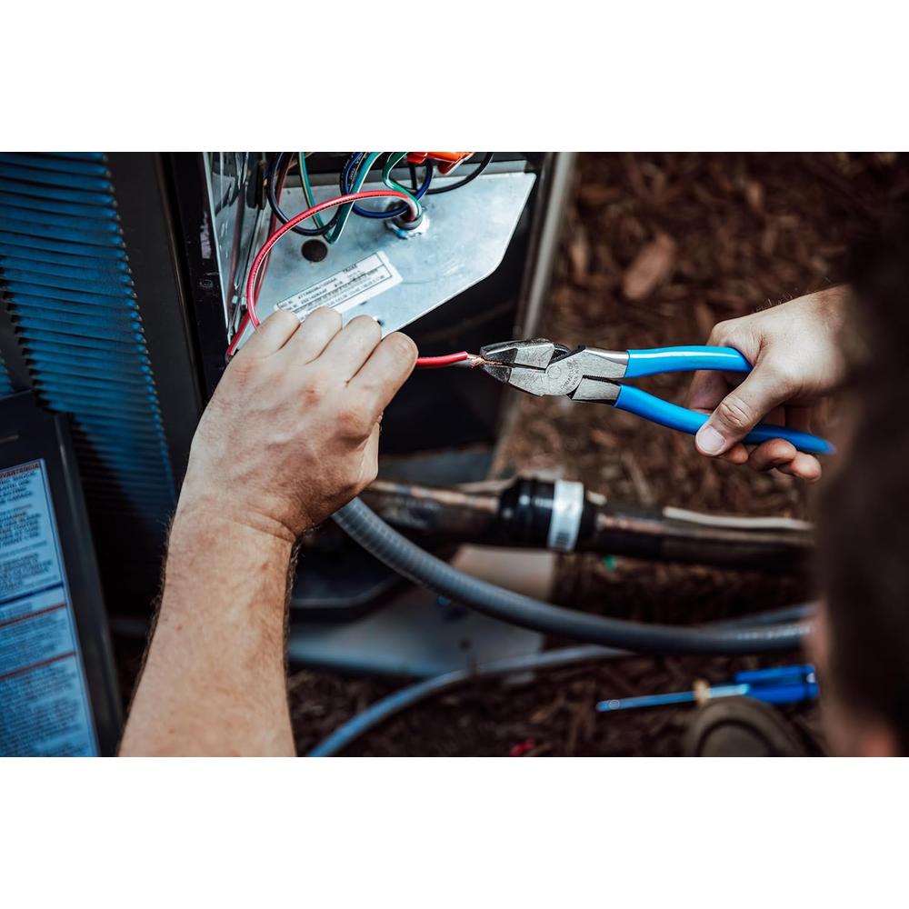 Channellock 369 9.5-Inch Lineman's Pliers | Xtreme Leverage Technology (XLT) Requires Less Force to Cut than Other High-Leverage Models | Forged from High Carbon Steel | Made in the USA, Blue Handle