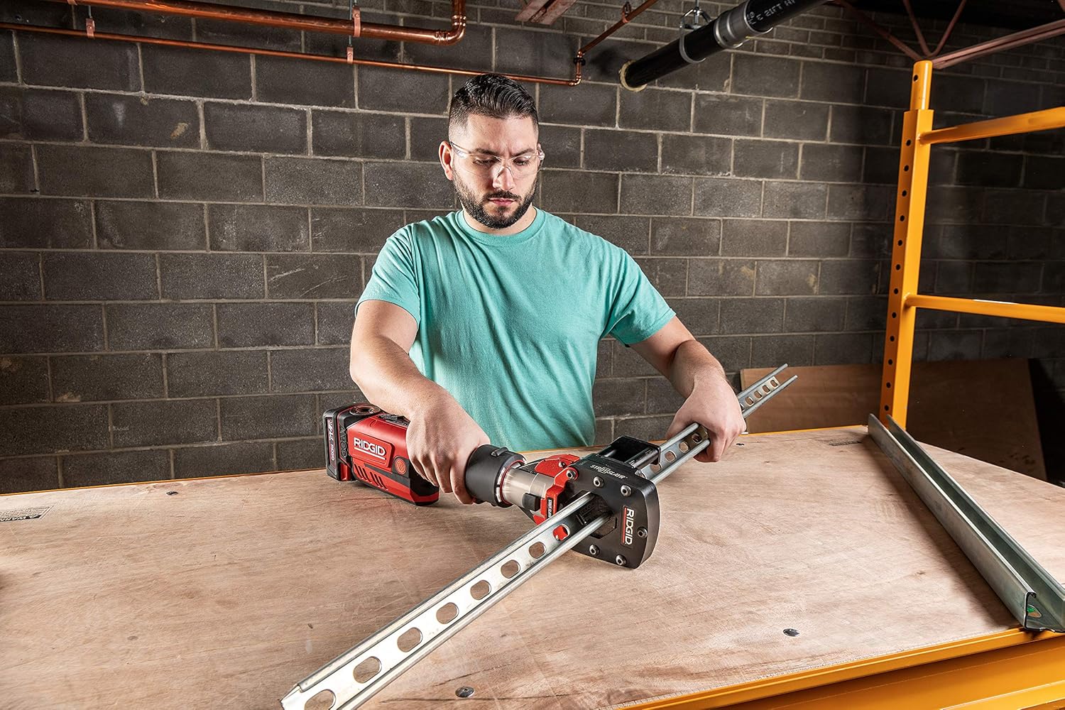 Ridgid 67178 RP 351 Outil de presse à poignée avec batterie 18 V 2,5 Ah, mâchoires Propress 1/2" - 2"