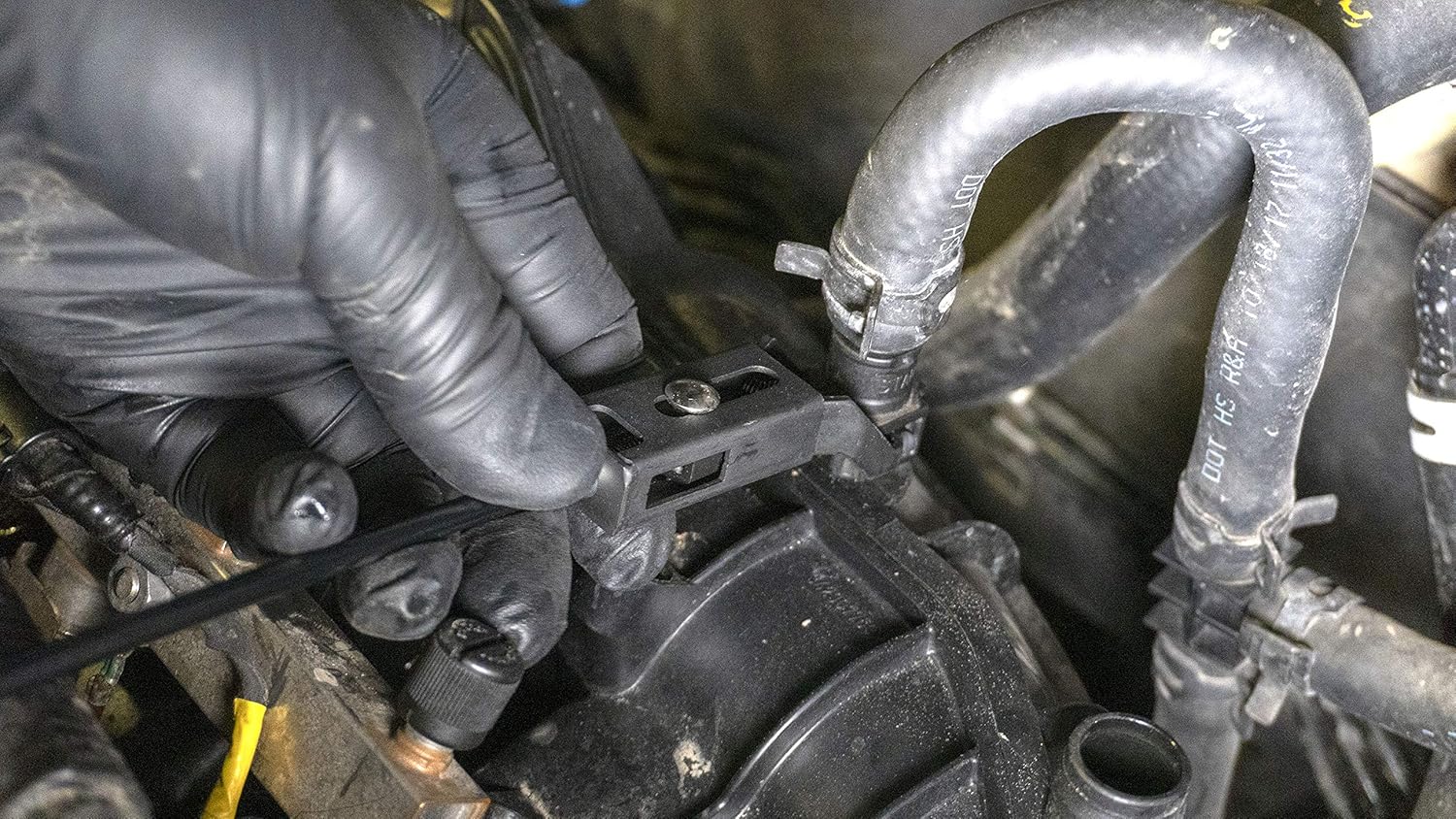 Lisle 35070 BUTTON CONNECTOR PLIERS