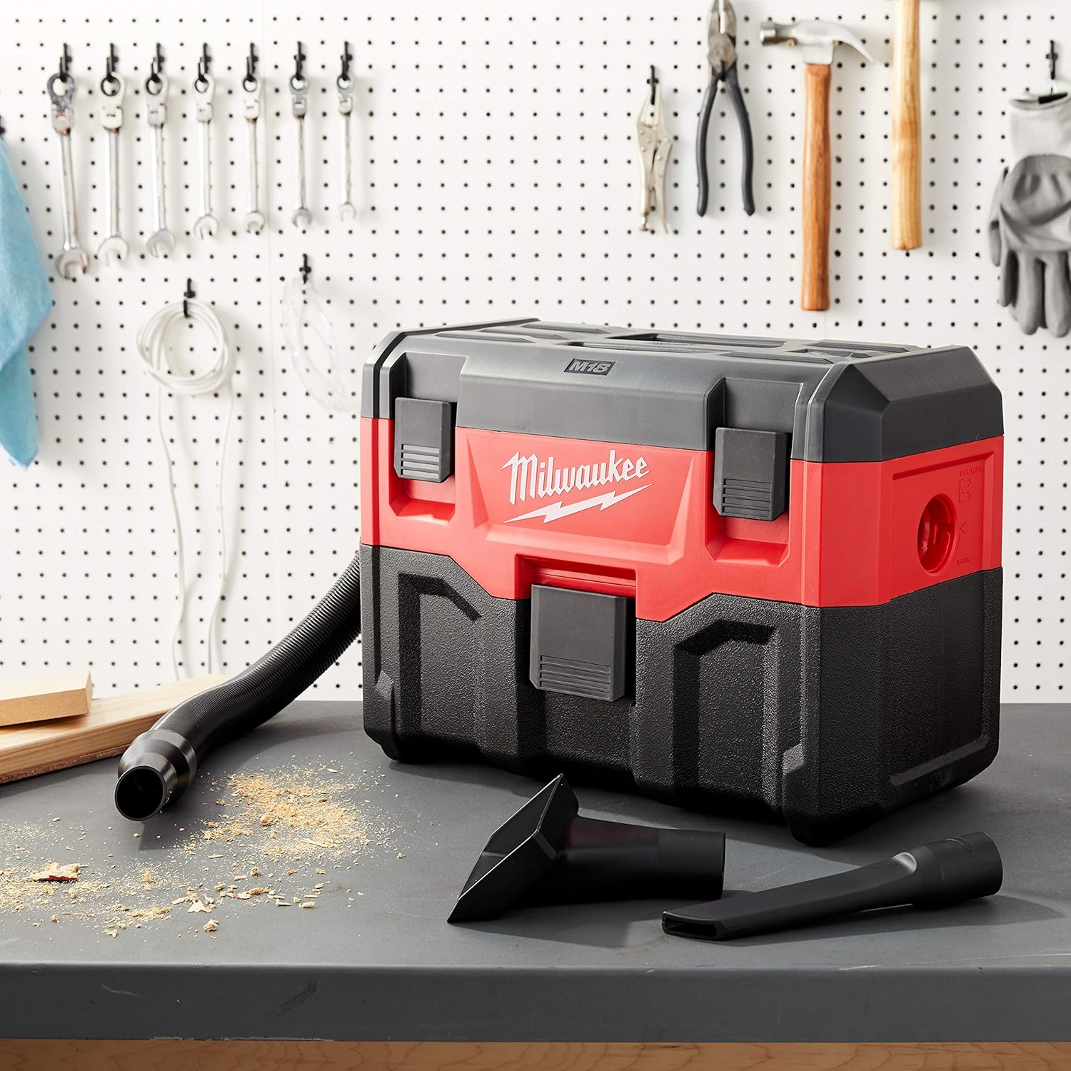 Milwaukee Tool 0880-20 Aspirateur sec/humide sans fil 18 V, rouge