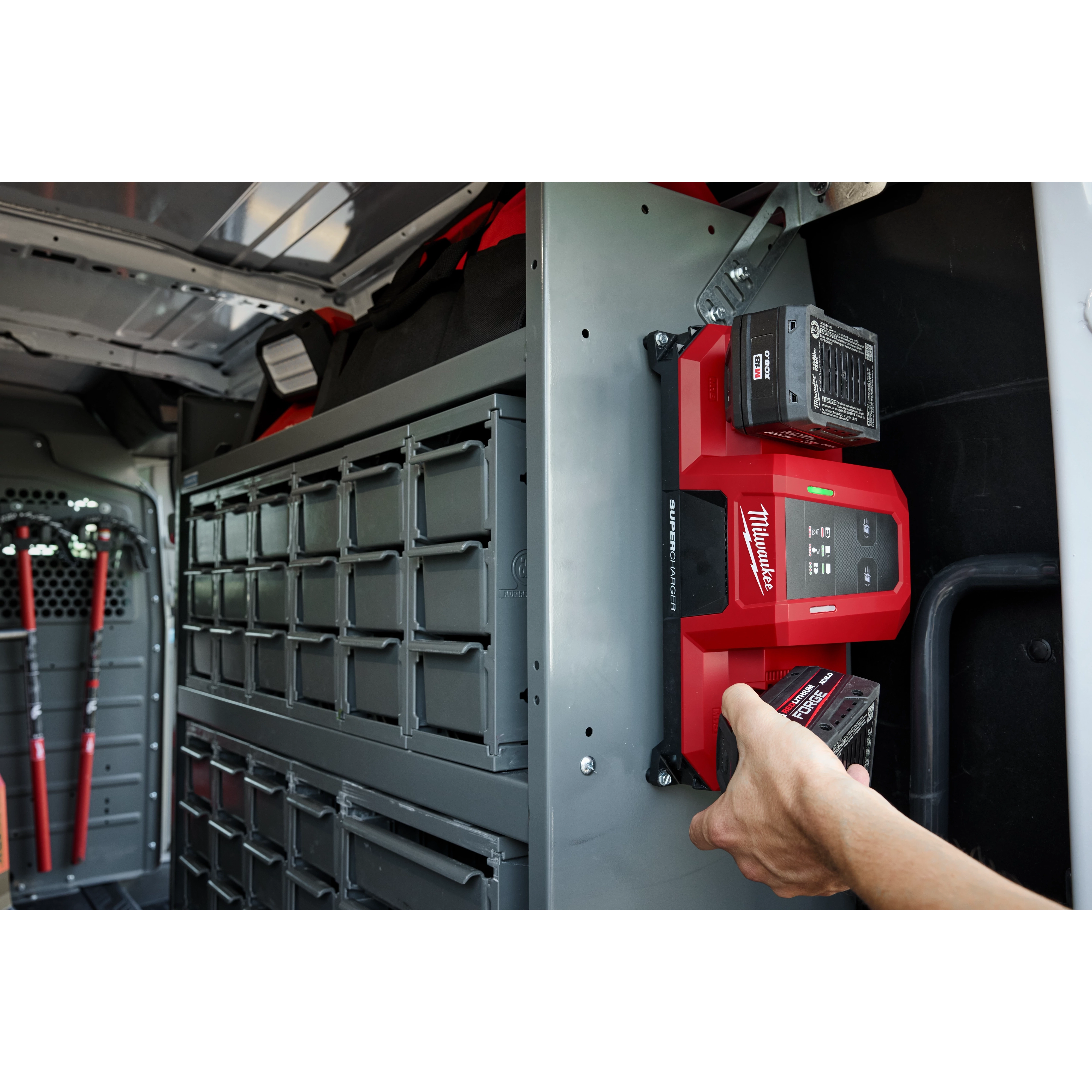 Milwaukee Tool 48-59-1816 M18 Dual Bay Simultaneous Super Charger