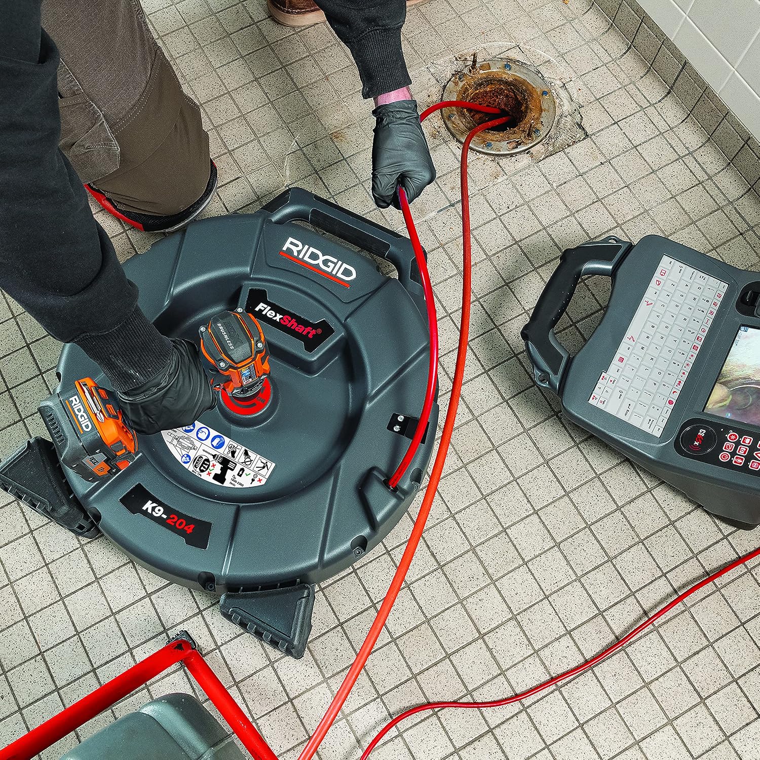 Ridgid 64273 Flex Shaft K9-204 Machine de nettoyage de canalisations pour tuyaux de 2 à 4" ; comprend : 70' de câble 5/16" et un kit