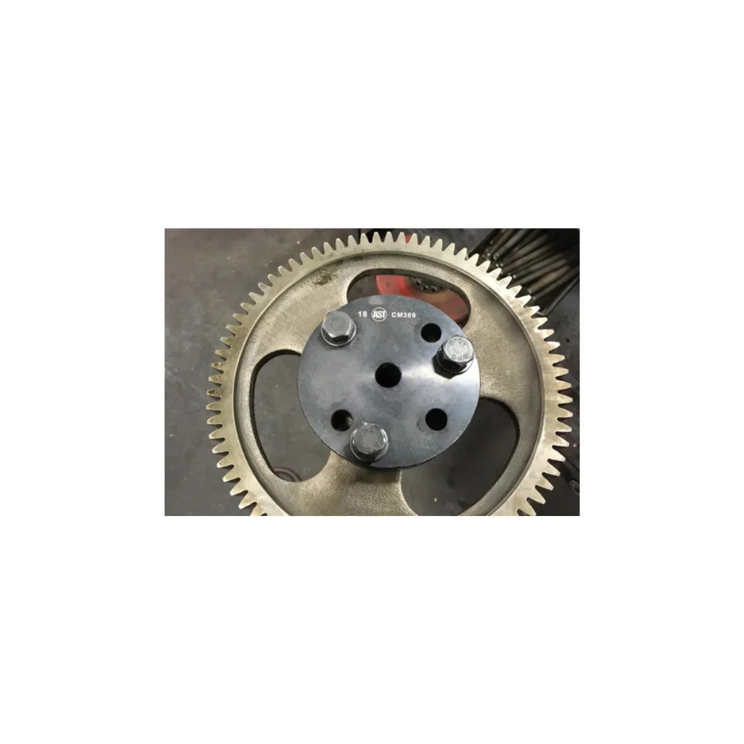 Assenmacher CM369 Gear Puller installed on Cummins ISX cam gear in use