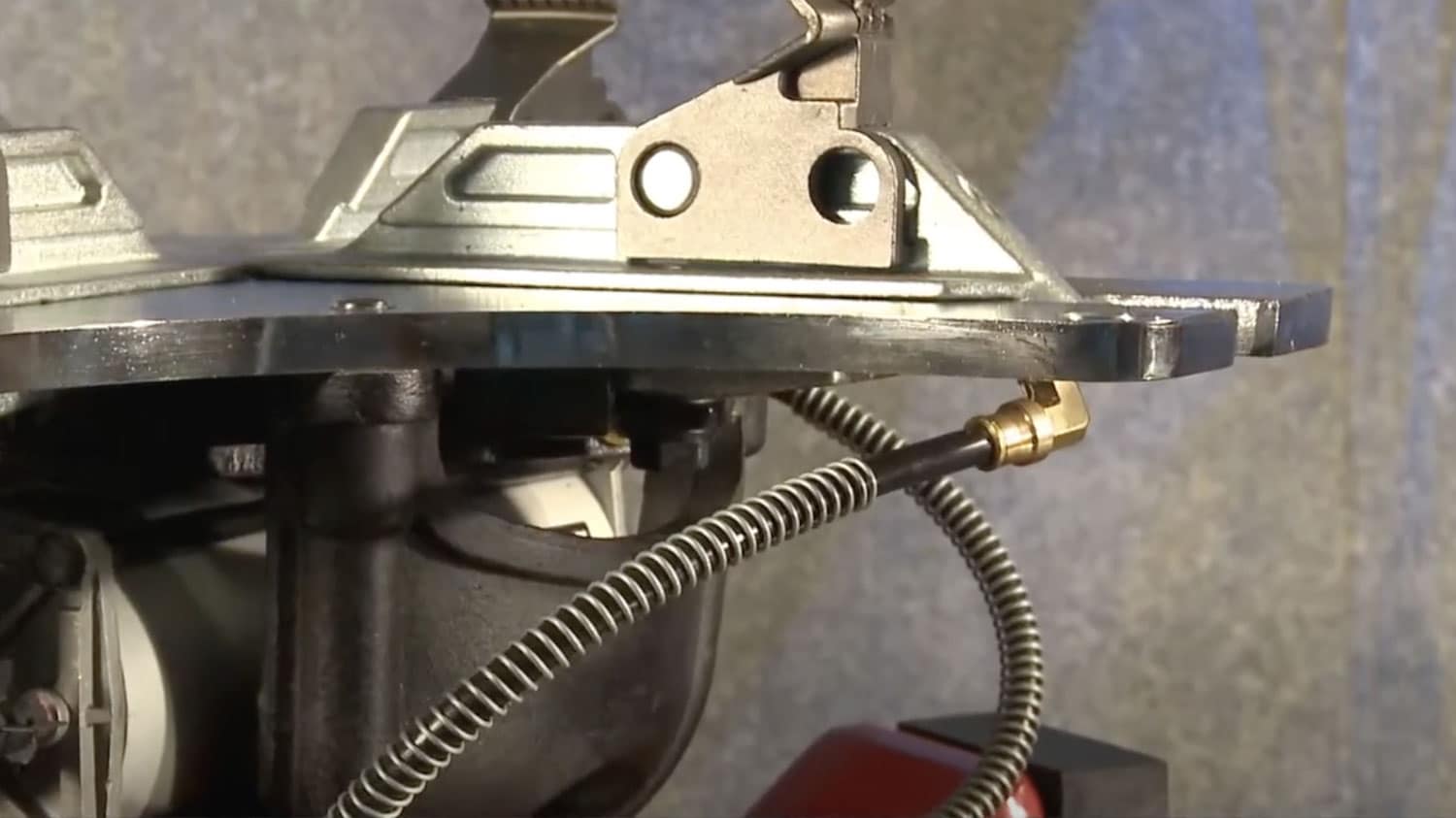 Coats RC-55 built-in bead sealing jets close-up detail