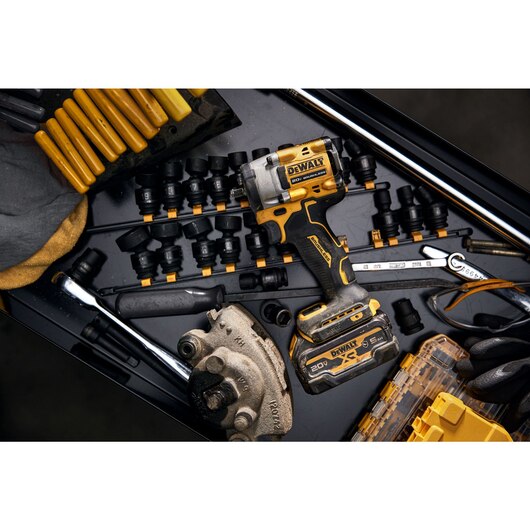 DeWalt DCF923P2 ATOMIC 20V MAX 3/8 in Cordless Impact Wrench with Hog Ring Anvil Kit - MPR Tools & Equipment