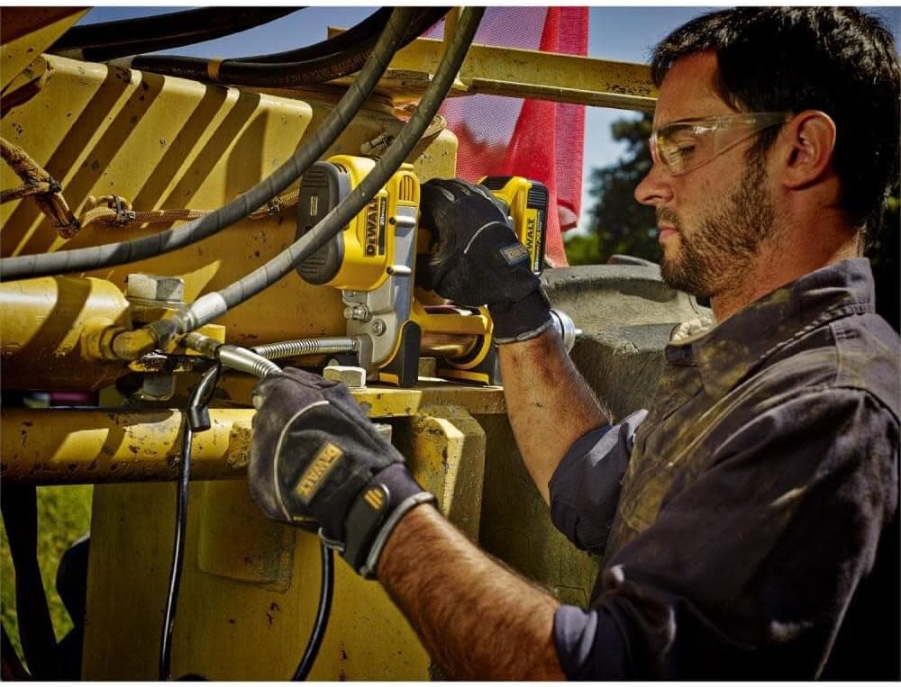 Dewalt DCGG571B 20V MAX VARIABLE SPEED GREASE GUN (BARE TOOL), 10,000 PSI, 42" HOSE