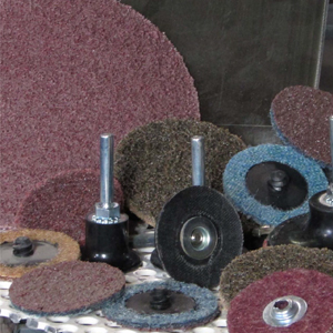 Extreme Abrasives RD59503 Screw On Non Woven 2" Coarse - MPR Tools & Equipment