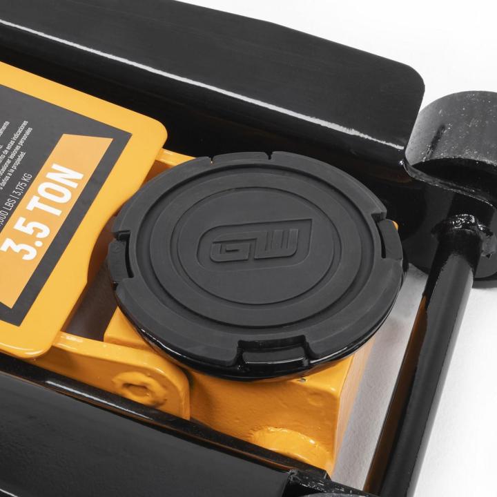 Gearwrench GWLPFJ3T 3.5 Ton Low Profile Floor Jack lifestyle or specification view