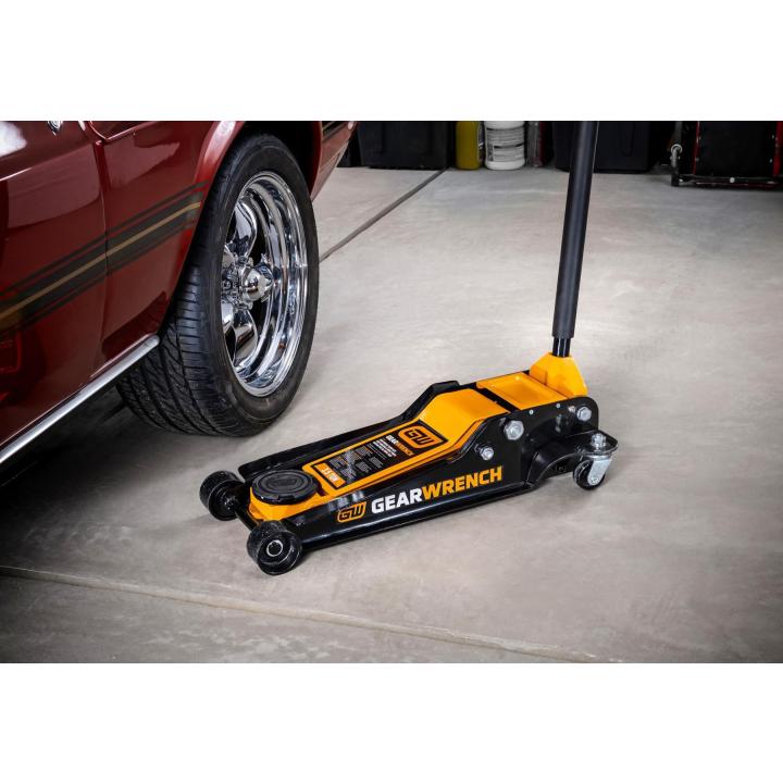 Gearwrench GWLPFJ3T 3.5 Ton Low Profile Floor Jack product view