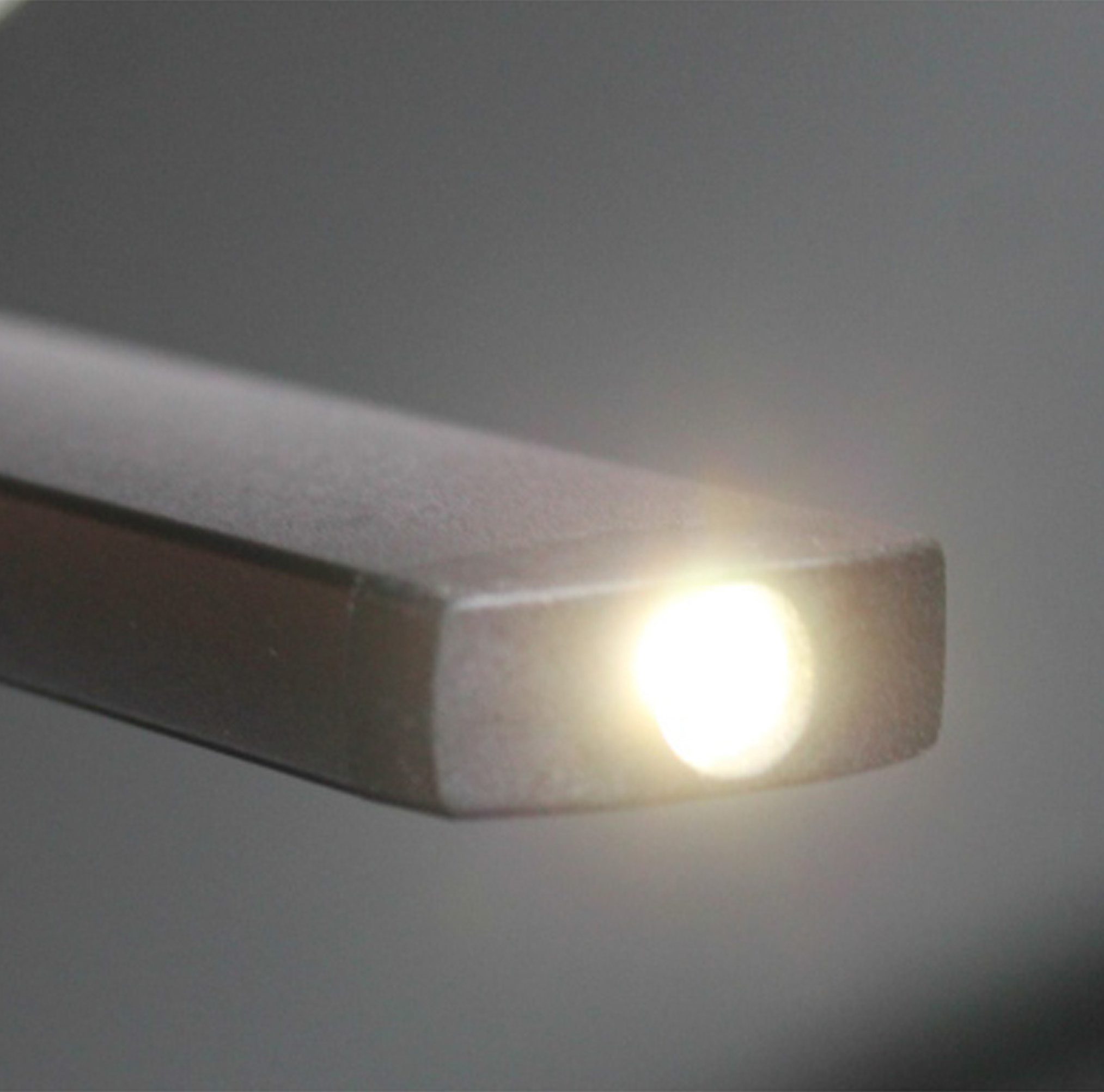KWR700T integrated top flashlight close up