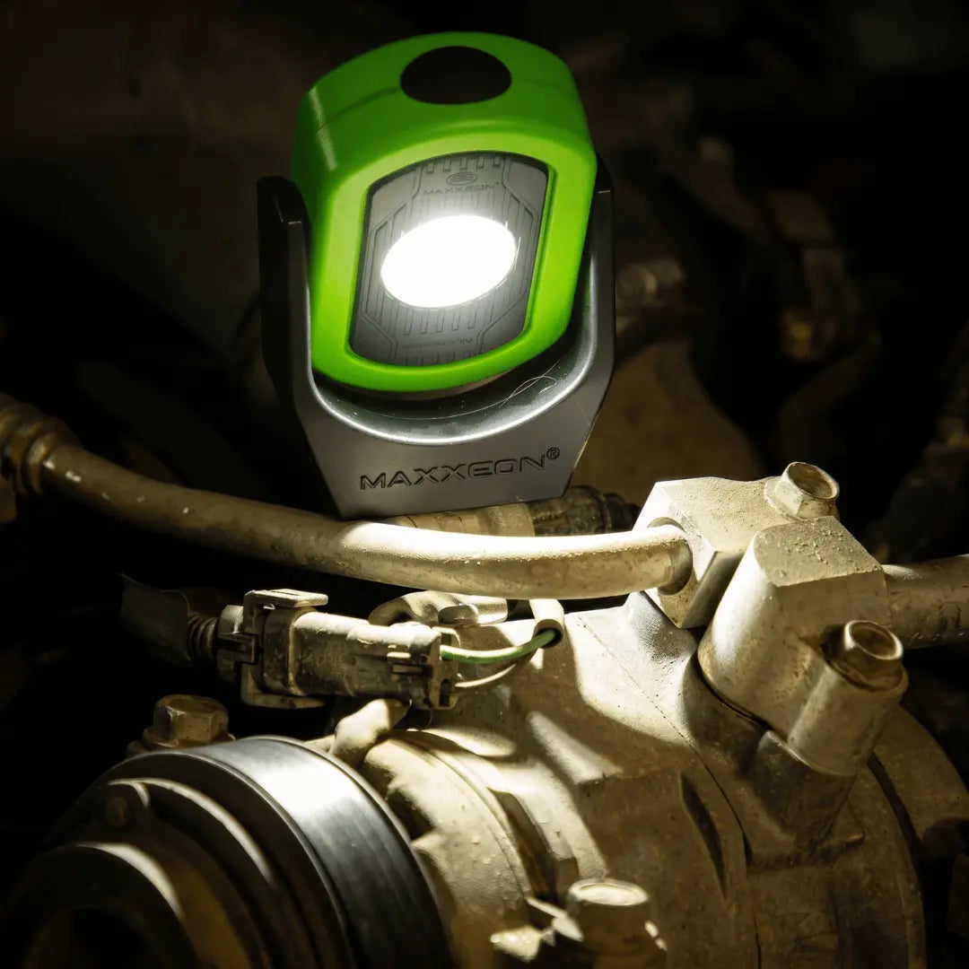 Maxxeon MXN00811. Hivis Green. 720 Lumens. USB Rechargeable LED Cyclops Workstar Work Light