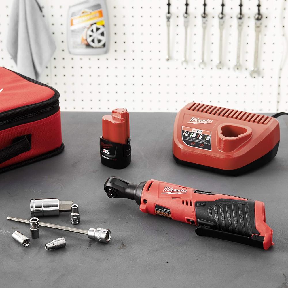 Milwaukee Tool 2456-21 M12 Cordless 1/4" Lithium-Ion Ratchet Kit