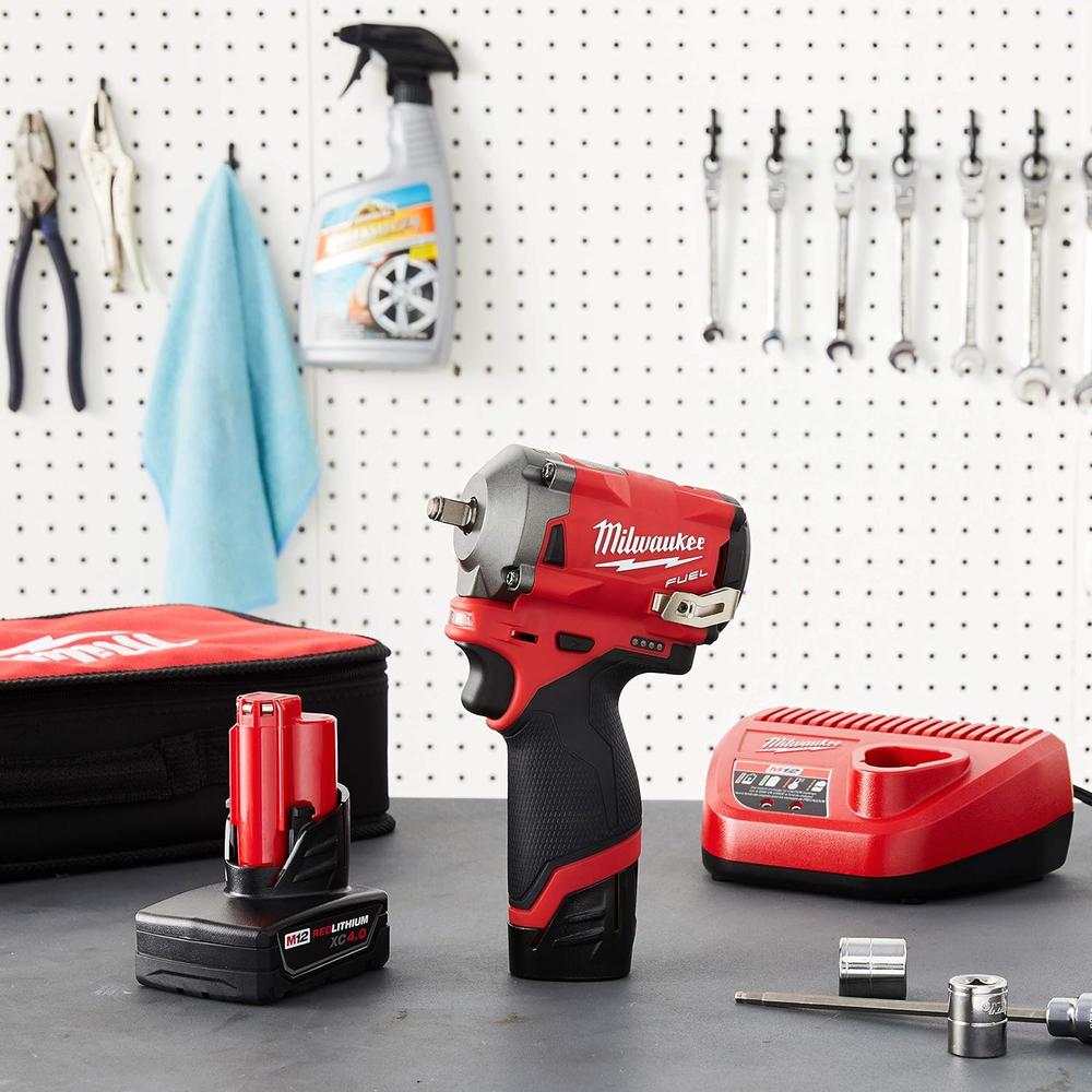 Milwaukee Tool 2554-22 M12 FUEL™ Stubby 3/8" Impact Wrench Kit (2 Ah/4 Ah)