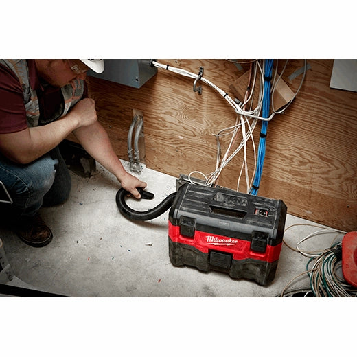 Milwaukee Tool 0880-20 Aspirateur sec/humide sans fil 18 V, rouge