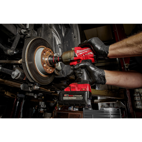 Milwaukee SHOCKWAVE 3/4" to 1" Drive Adapter - Angle View