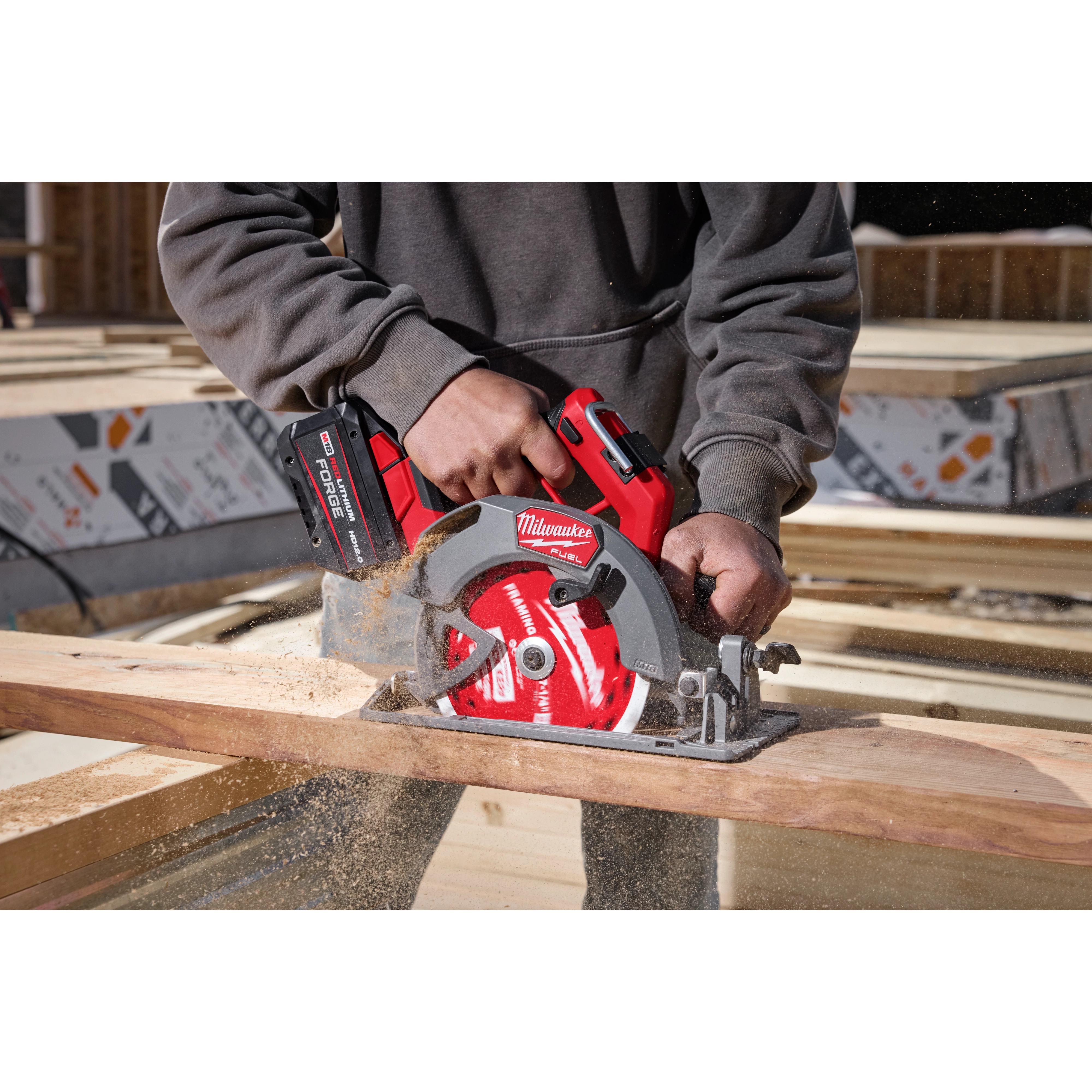 Milwaukee Tool 2834-21HD M18 FUEL 7-1/4 In Circular Saw Kit