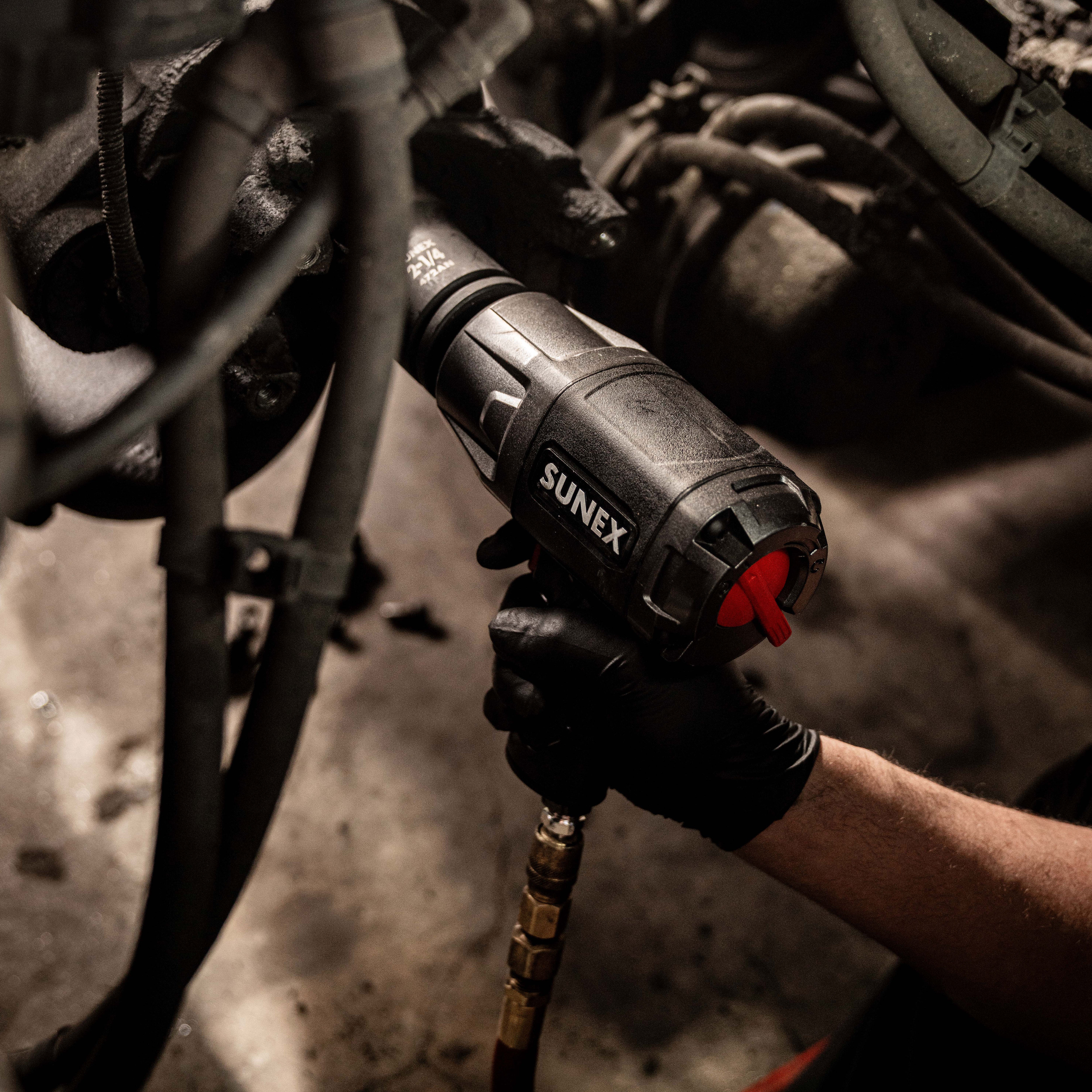 Sunex Tools SX3402 3/4 in Composite Impact Wrench - Magnesium Alloy Housing Detail