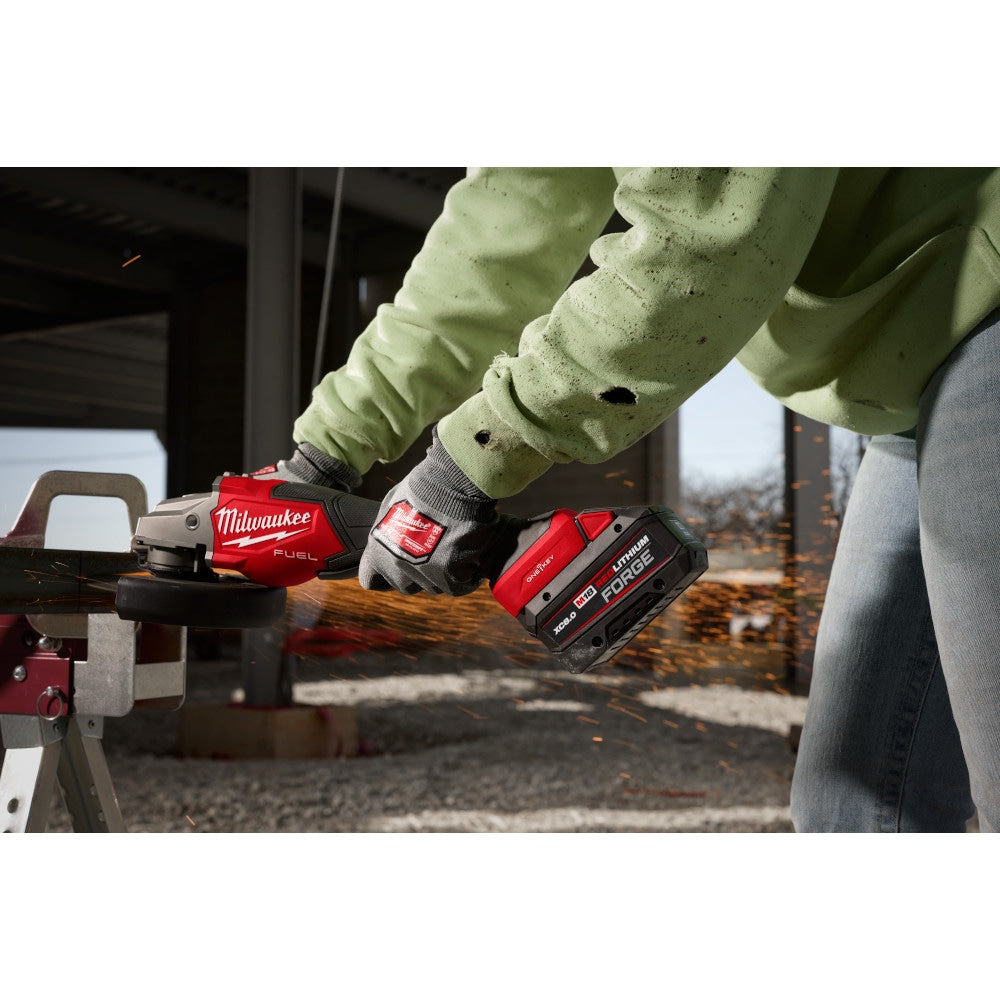 Milwaukee Tool 48-59-1888 M18 18V Li-Ion 8.0 Ah REDLITHIUM FORGE Starter Kit with Dual Bay Rapid Charger (2-Pack)